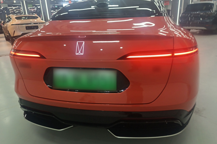 阿维塔06 2025款 Ultra纯电版车身外观6