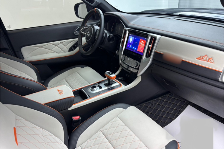 长城 炮 2022款 2.0T黑弹特别版GW4C20B中控内饰7008