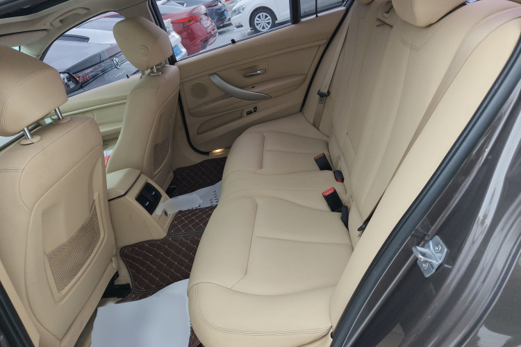 宝马3系 2014款 320Li 时尚型中控内饰7004