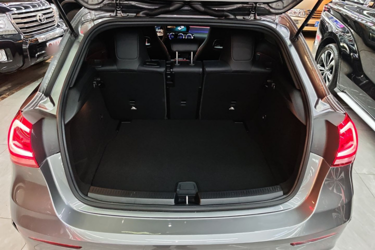 奔驰A级AMG(进口) 2020款 改款 AMG A 35 4MATIC机舱底盘23
