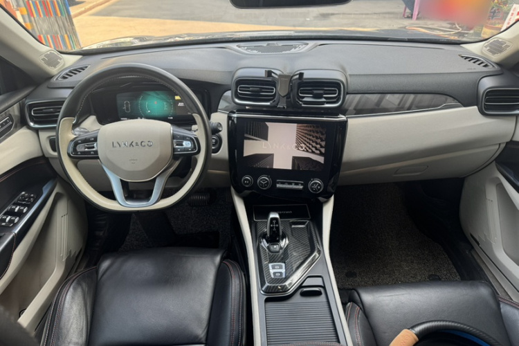 领克02 2018款 1.5T DCT两驱耀Pro版 国V中控内饰7004