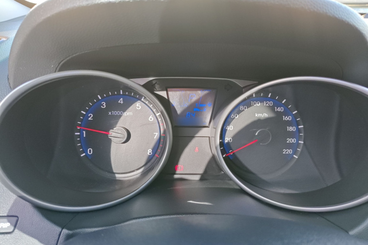 北京现代ix35 2013款 2.0L 自动两驱智能型GLS 国IV局部细节14