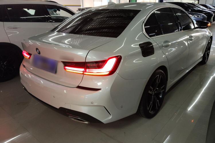 宝马3系 2021款 改款 325i M运动套装车身外观7