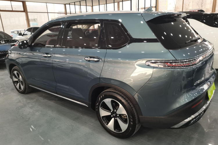 五菱汽车 五菱星云 2023款 2.0L DHT 旗舰版车身外观4