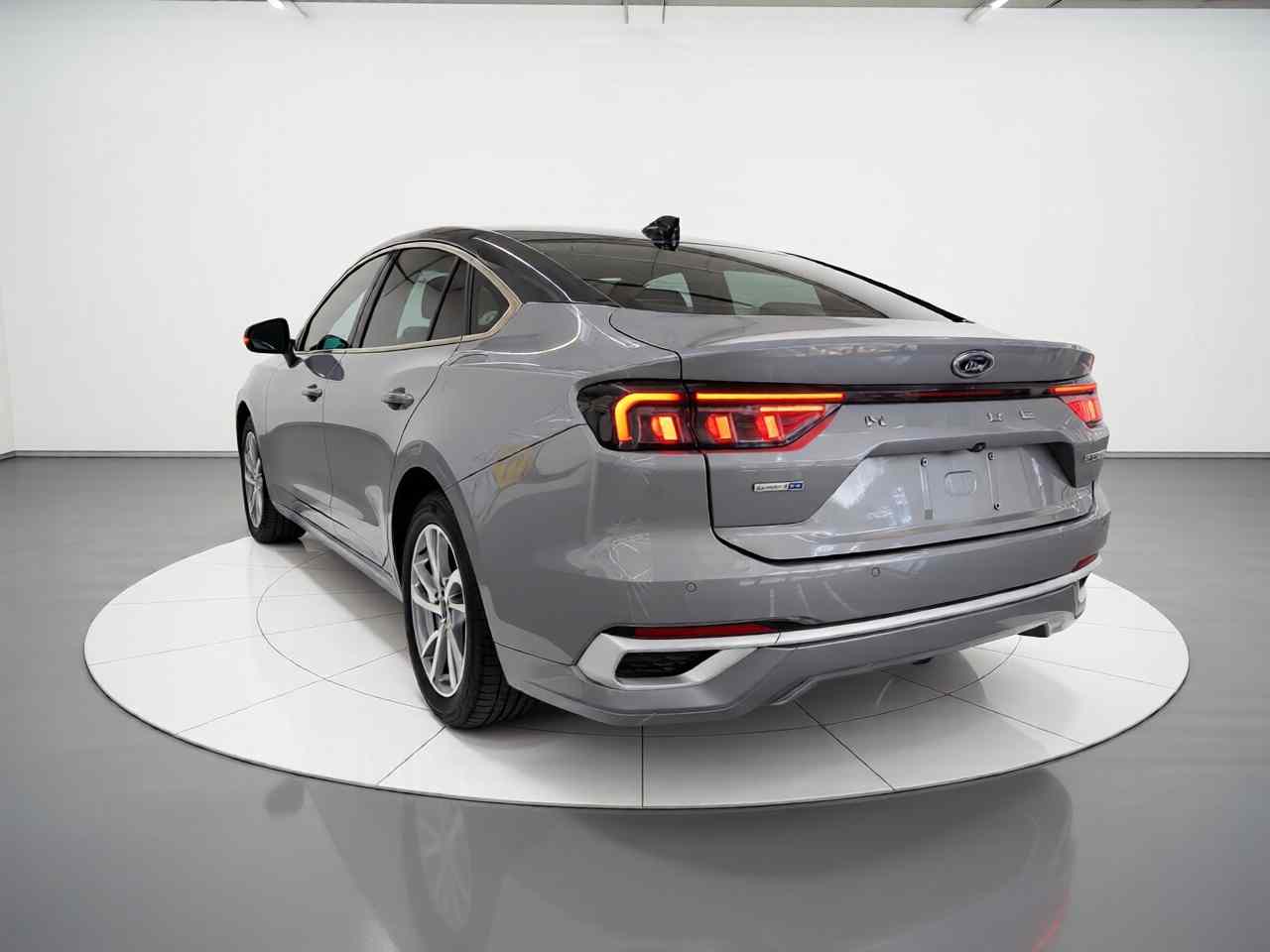 福特 蒙迪欧 2022款 改款 EcoBoost 245 豪华型(3)