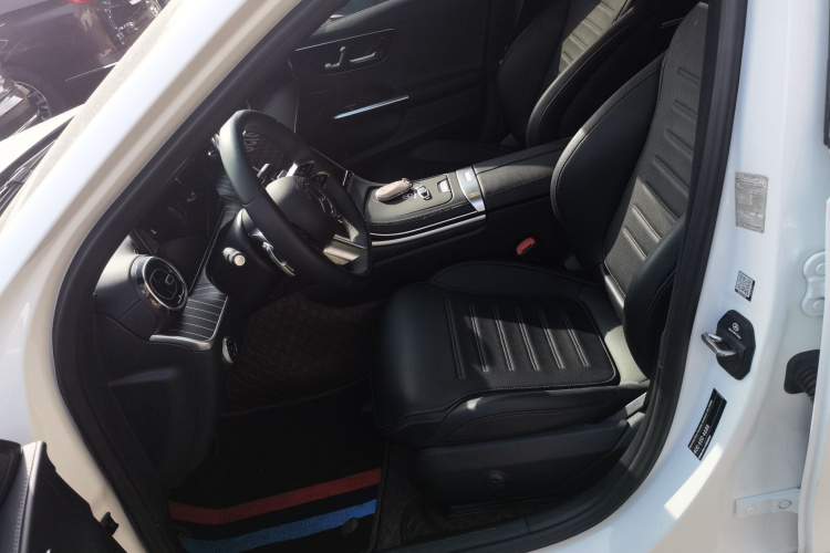 奔驰C级 2022款 改款 C 200 L 运动版中控内饰19