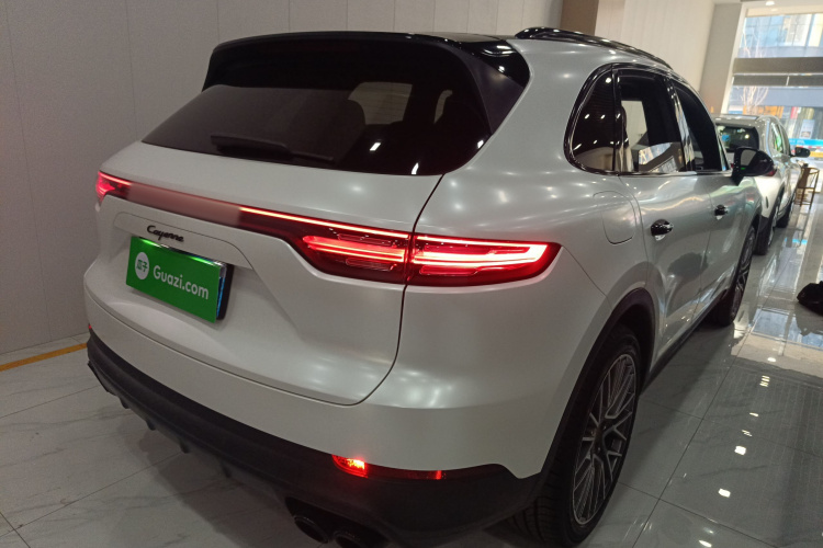 保时捷 2018款 Cayenne 3.0T车身外观6005