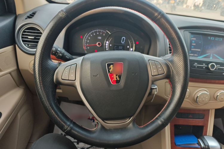 荣威350 2014款 1.5L 自动迅悦版中控内饰13