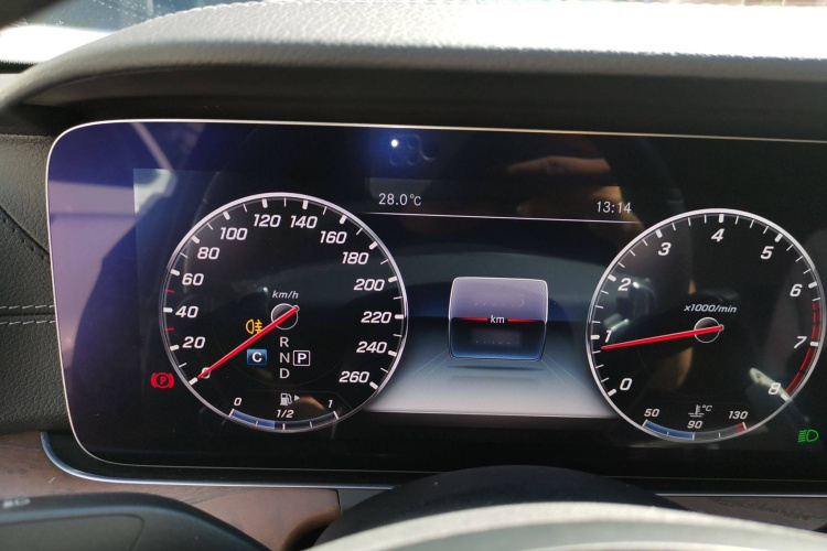 奔驰E级 2018款 改款 E 200 L 4MATIC局部细节14