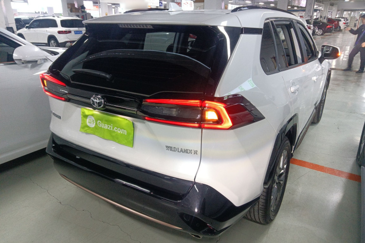 丰田 威兰达 2024款 2.0L CVT两驱豪华PLUS版车身外观7