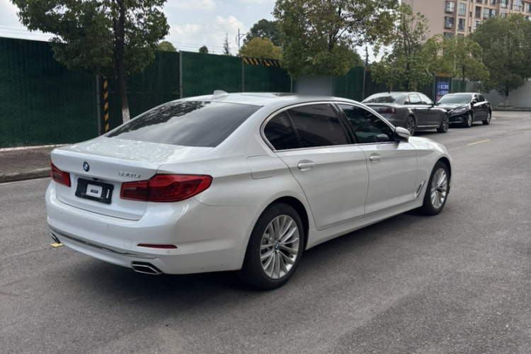 宝马5系 2020款 530Li 领先型 豪华套装车身外观6003