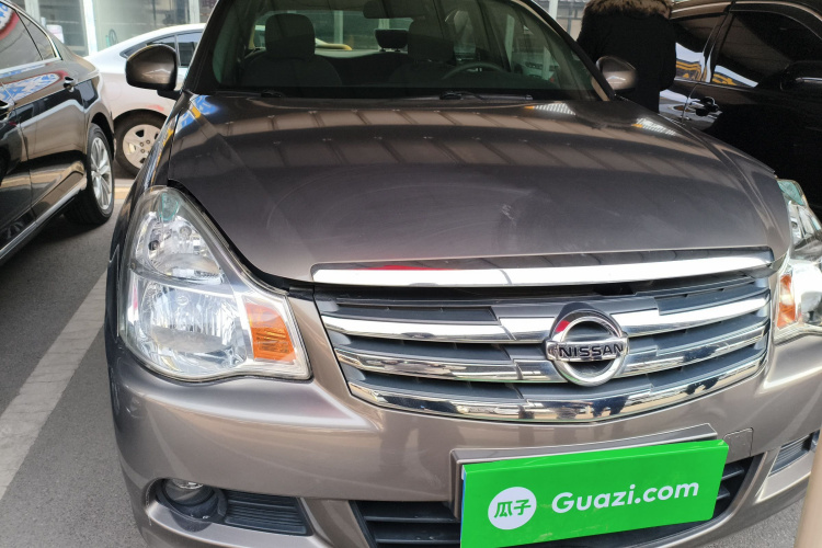 日产 轩逸 2012款 经典 1.6XE 手动舒适版车身外观2