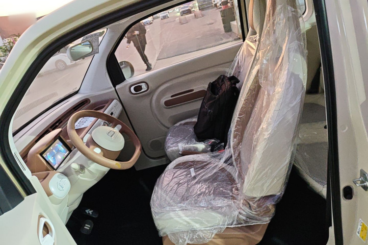 奔腾小马 2026款 222km 炫彩马中控内饰19