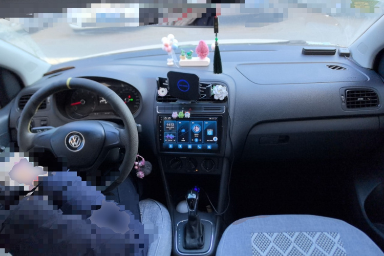 大众 Polo 2016款 1.4L 自动风尚型中控内饰12