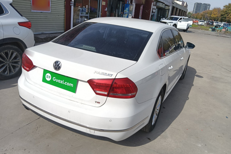 大众 帕萨特 2015款 1.8TSI DSG尊荣版车身外观7