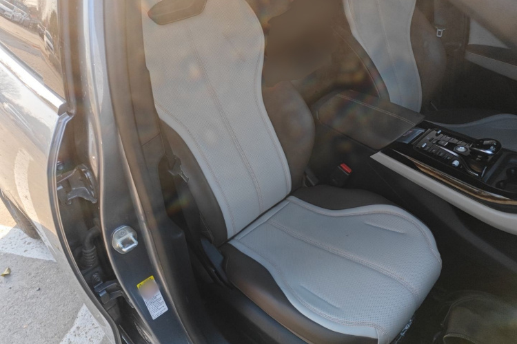 比亚迪 秦PLUS 2024款 荣耀版 DM-i 55KM领先型局部细节41