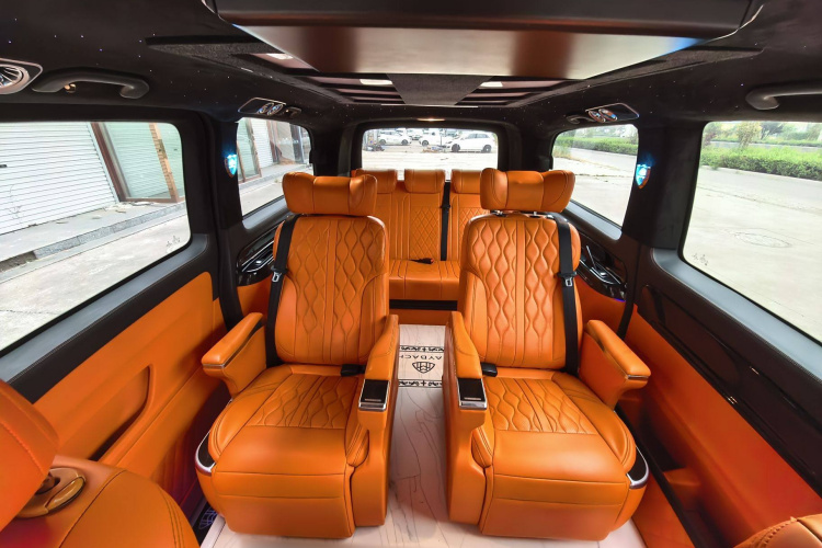 奔驰 威霆 2021款 2.0T 精英版 7座中控内饰7004