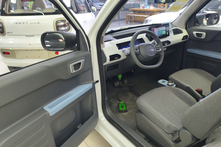 吉利银河 2024款 熊猫mini 200km 耐力熊中控内饰20