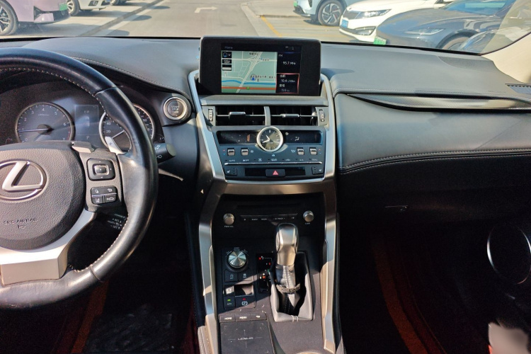 雷克萨斯NX 2017款 200 全驱 锋尚版局部细节16