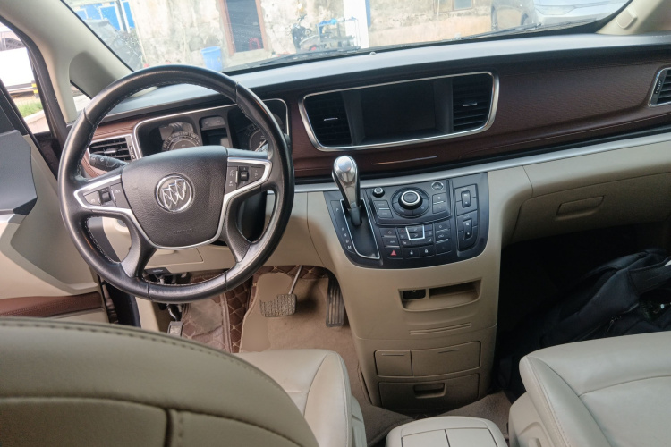 别克GL8 2018款 28T 尊贵型 国VI中控内饰12