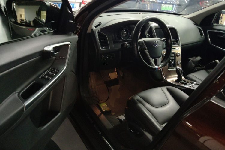 沃尔沃XC60 2016款 T5 智进版中控内饰7003