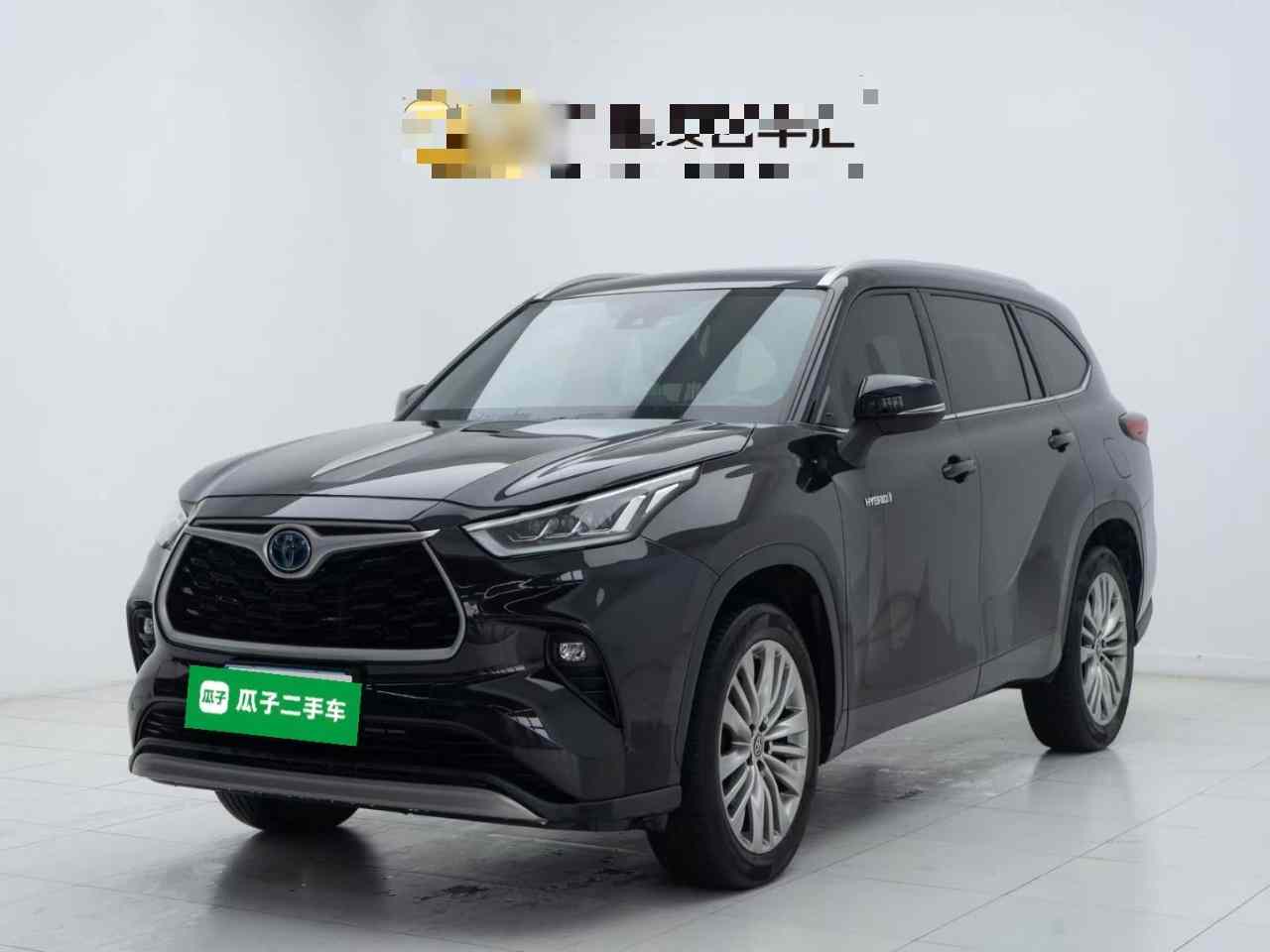 丰田 汉兰达 2023款 2.5L智能电混双擎四驱尊贵版 7座(2)