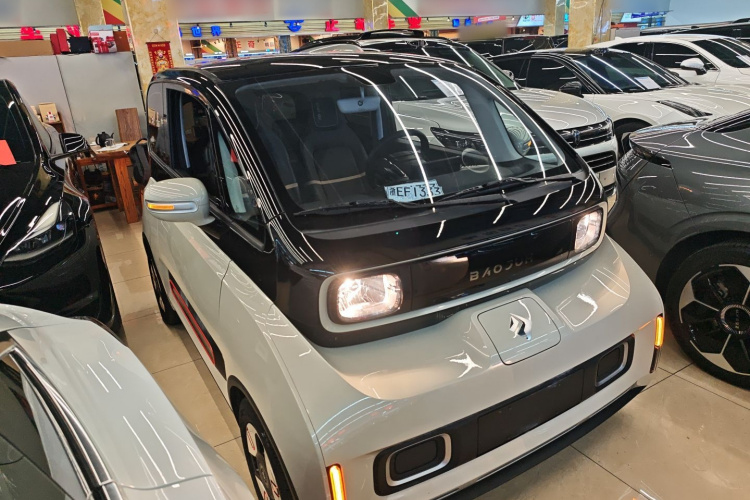 宝骏KiWi EV 2021款 设计师 磷酸铁锂车身外观6002