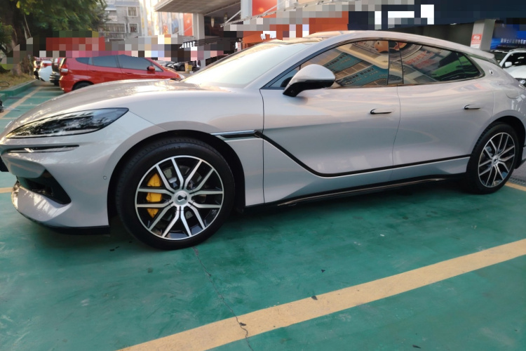 腾势Z9GT 2024款 1100四驱Pro版车身外观4