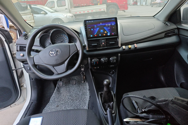 丰田 威驰 2014款 1.3L 手动超值版中控内饰12