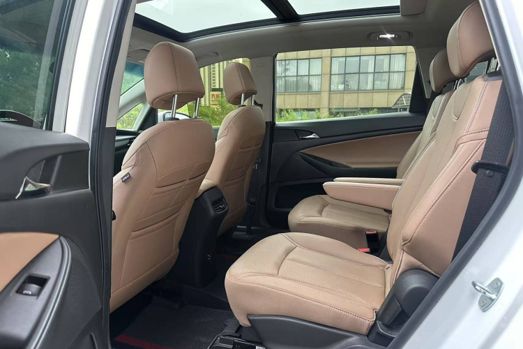 别克GL6 2021款 323T 轻混动互联豪华型中控内饰7003