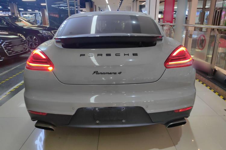保时捷 2014款 Panamera 4 3.0T车身外观6