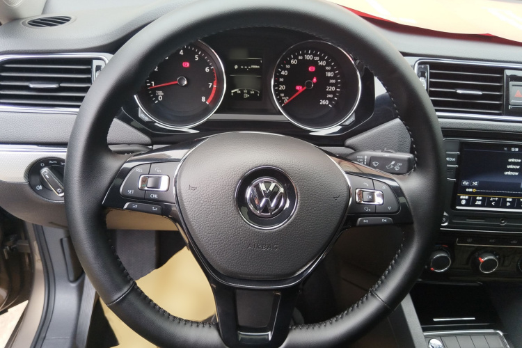 大众 速腾 2018款 1.6L 手动舒适型中控内饰13