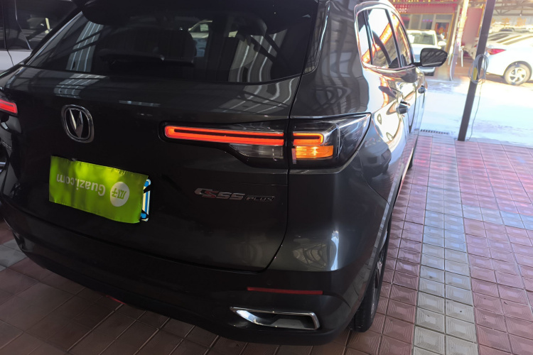 长安CS55PLUS 2022款 第二代 1.5T DCT尊贵型车身外观9