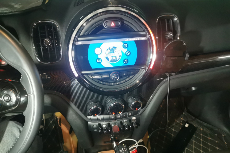 MINI Countryman 2018款 1.5T COOPER 艺术家局部细节16