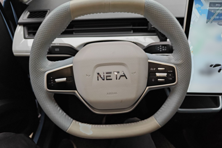 哪吒汽车 哪吒AYA 2023款 318 Lite中控内饰13