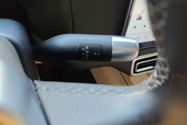 理想汽车 理想L9 2022款 Max局部细节18