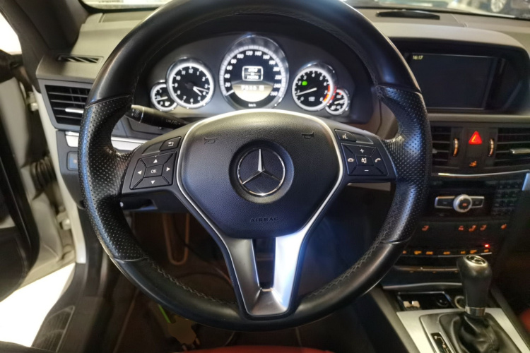 奔驰E级(进口) 2011款 E 260 CGI 敞篷版中控内饰13