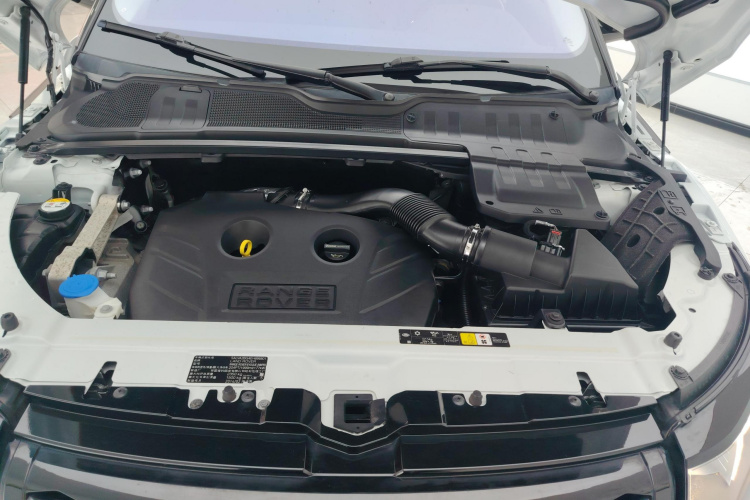 路虎 揽胜极光(进口) 2014款 2.0T 5门耀动版机舱底盘24