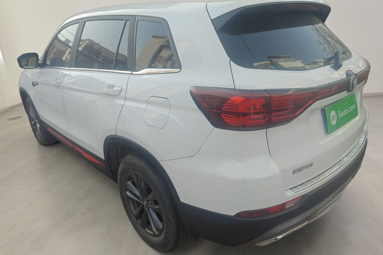 长安CS75 2022款 蓝鲸版 1.5T 手动时尚型车身外观5