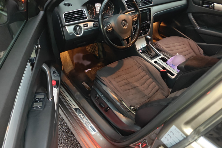 大众 帕萨特 2011款 2.0TSI DSG至尊版中控内饰7003