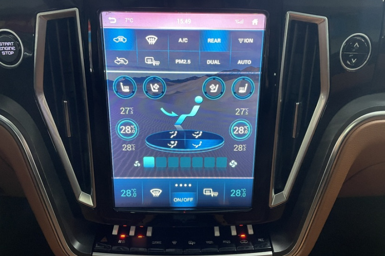 众泰T700 2017款 2.0T 自动旗舰型中控内饰7002