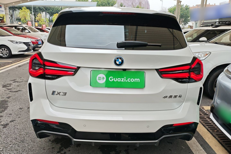 宝马iX3 2024款 领先型车身外观6