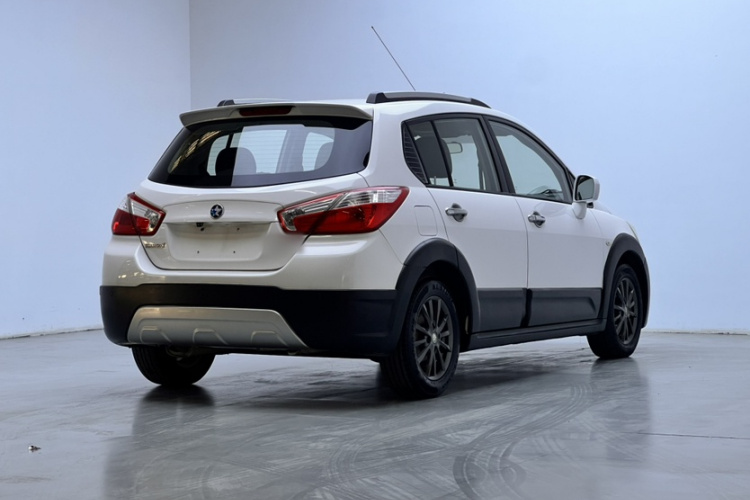 启辰R50X 2015款 1.6L 自动潮流版车身外观6006