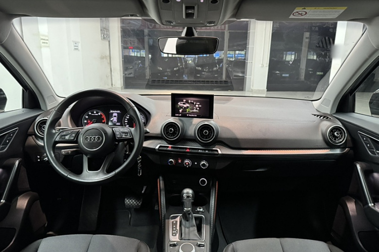 奥迪Q2L 2018款 35 TFSI 上市专享版 国VI中控内饰7004