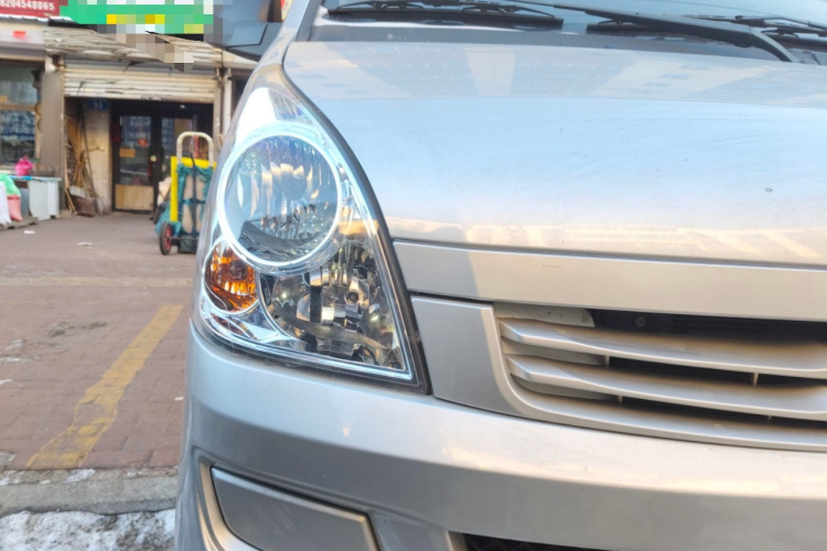 五菱汽车 五菱荣光S 2023款 1.5L 基本型 5/7座车身外观8