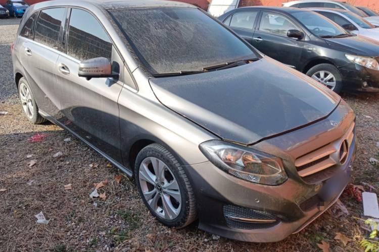 奔驰B级 2018款 B 200 动感型车身外观6002