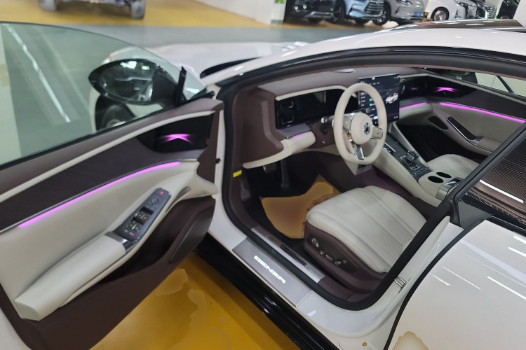 腾势Z9GT 2024款 1100四驱Max版中控内饰20