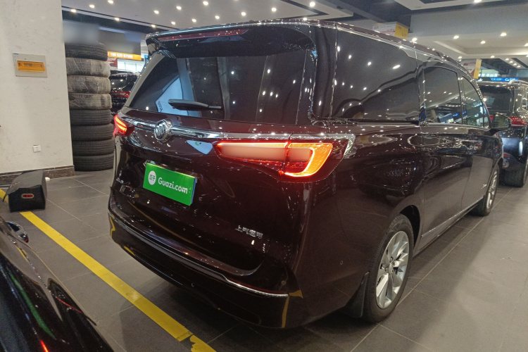 别克GL8 2022款 Avenir艾维亚 六座贤礼版车身外观6005