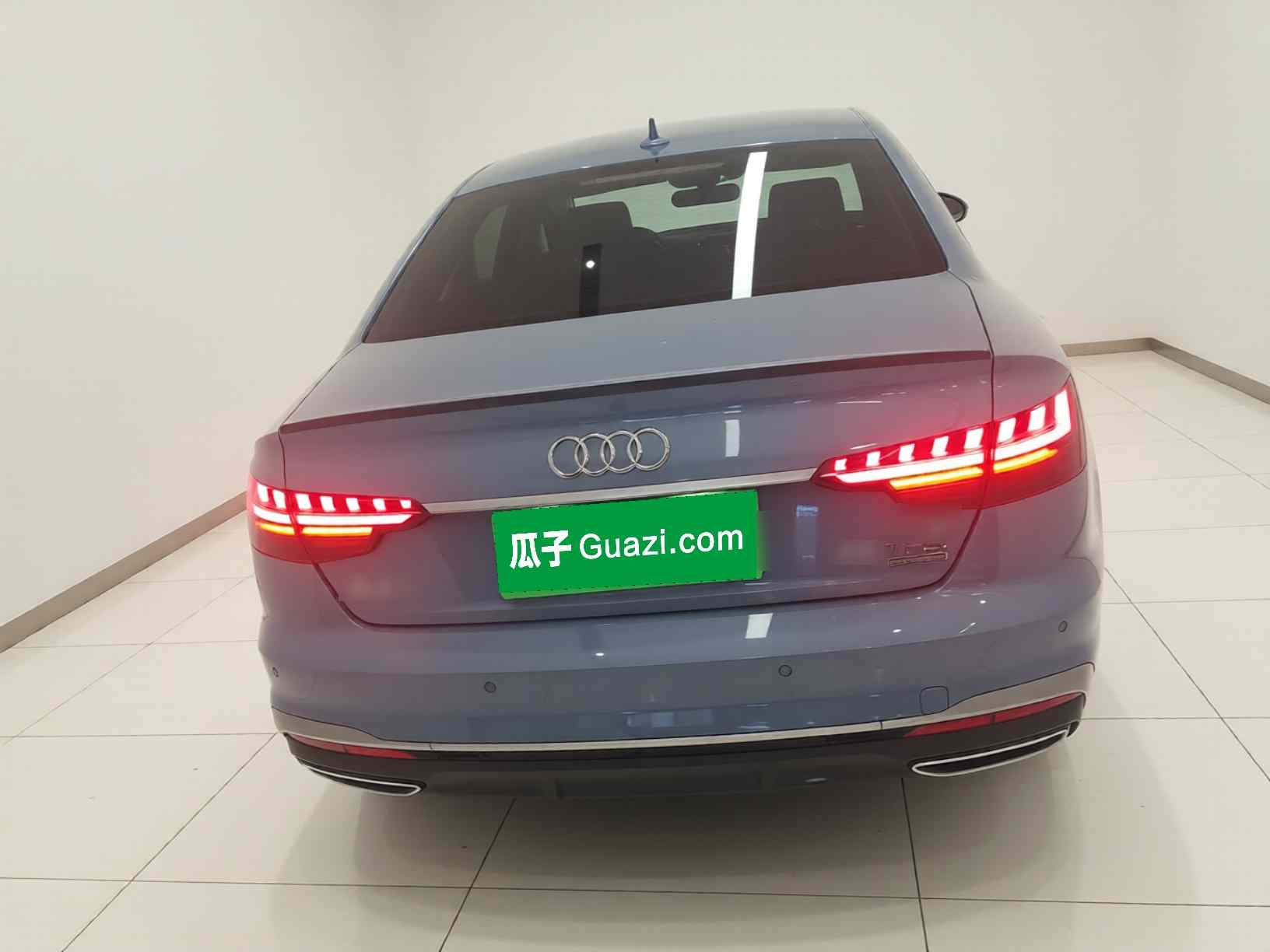 奥迪A4L 2022款 40 TFSI quattro RS套件燃速型(4)