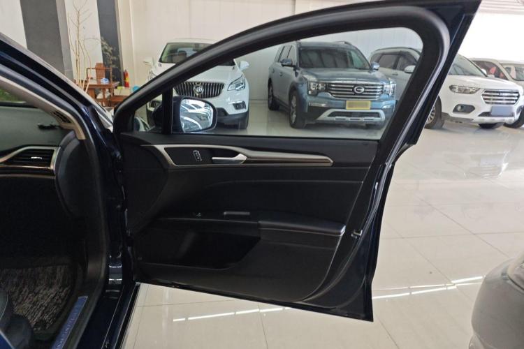 福特 蒙迪欧 2017款 EcoBoost 200 时尚型中控内饰42